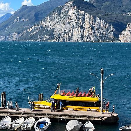 Charmante Apartament Lake Front Malcesine Luaran gambar