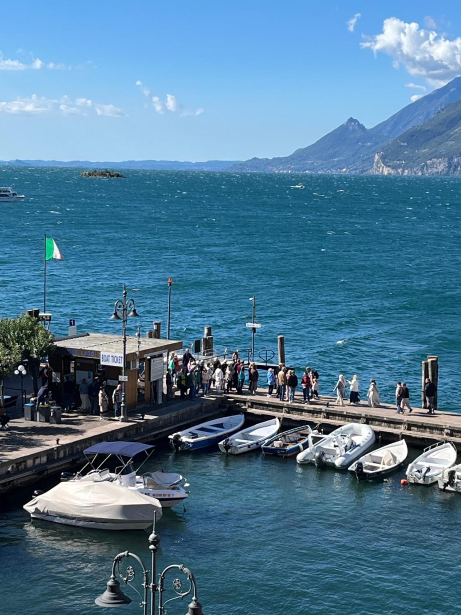 Charmante Apartament Lake Front Malcesine Luaran gambar